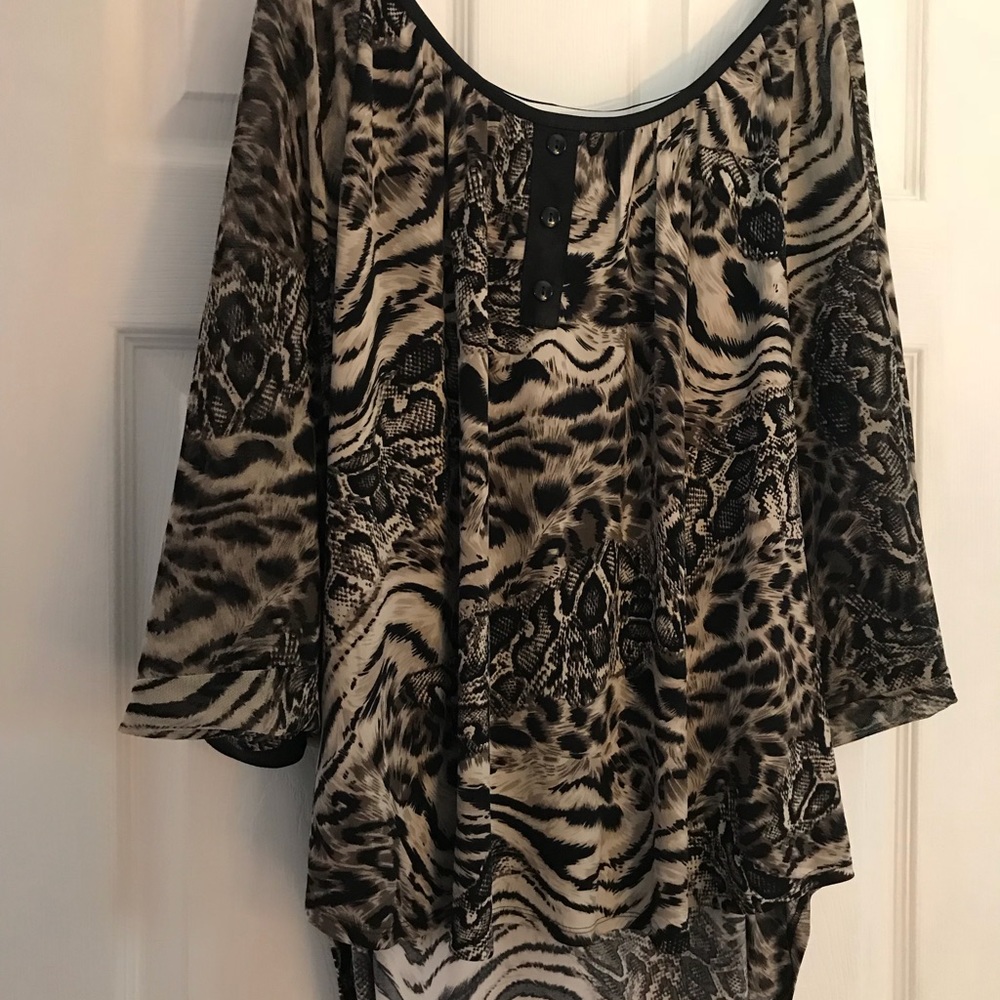 Pretty animal print flowy blouse!